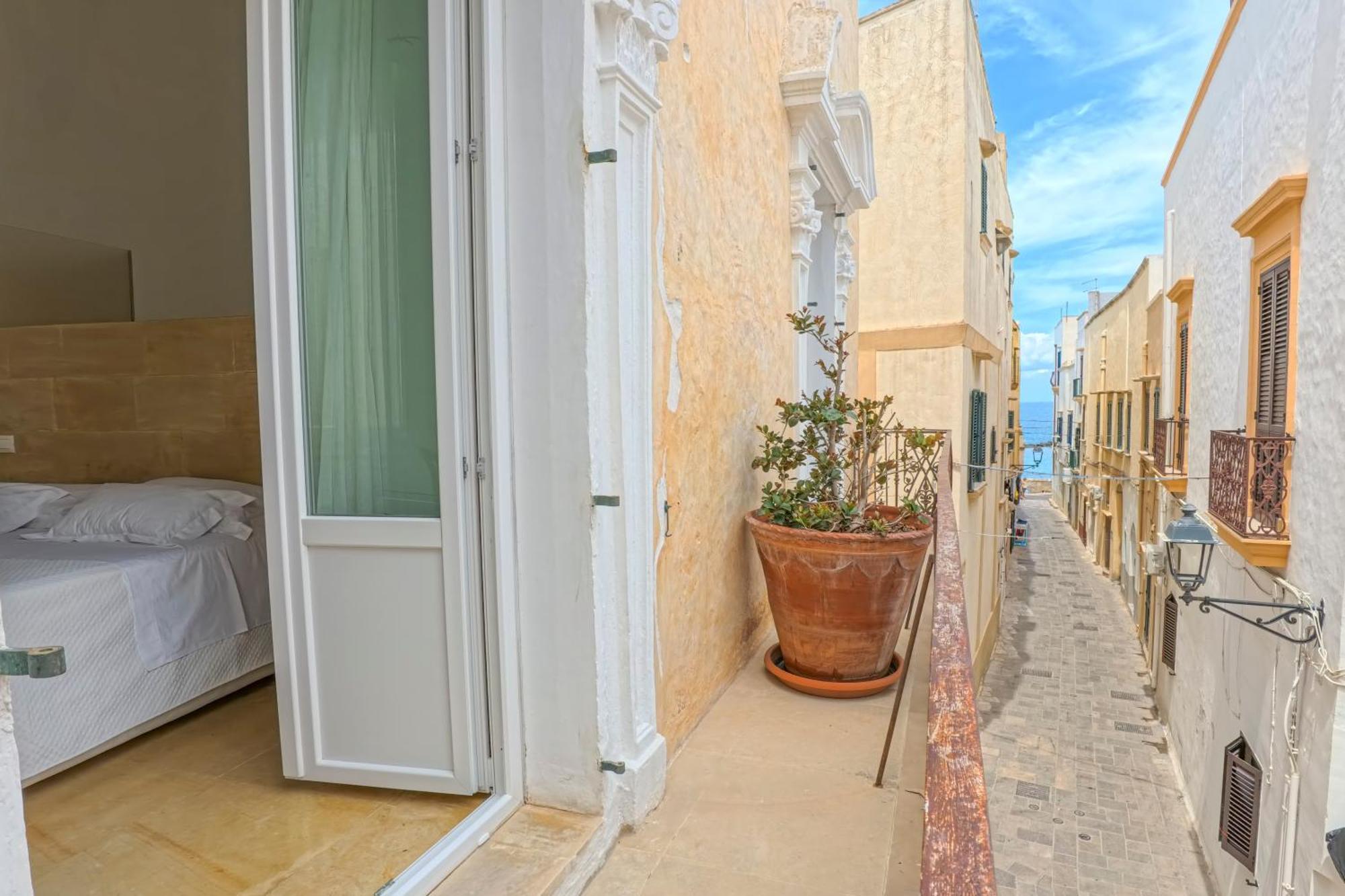 Pascaraymondo Suite Palace Gallipoli Exterior photo